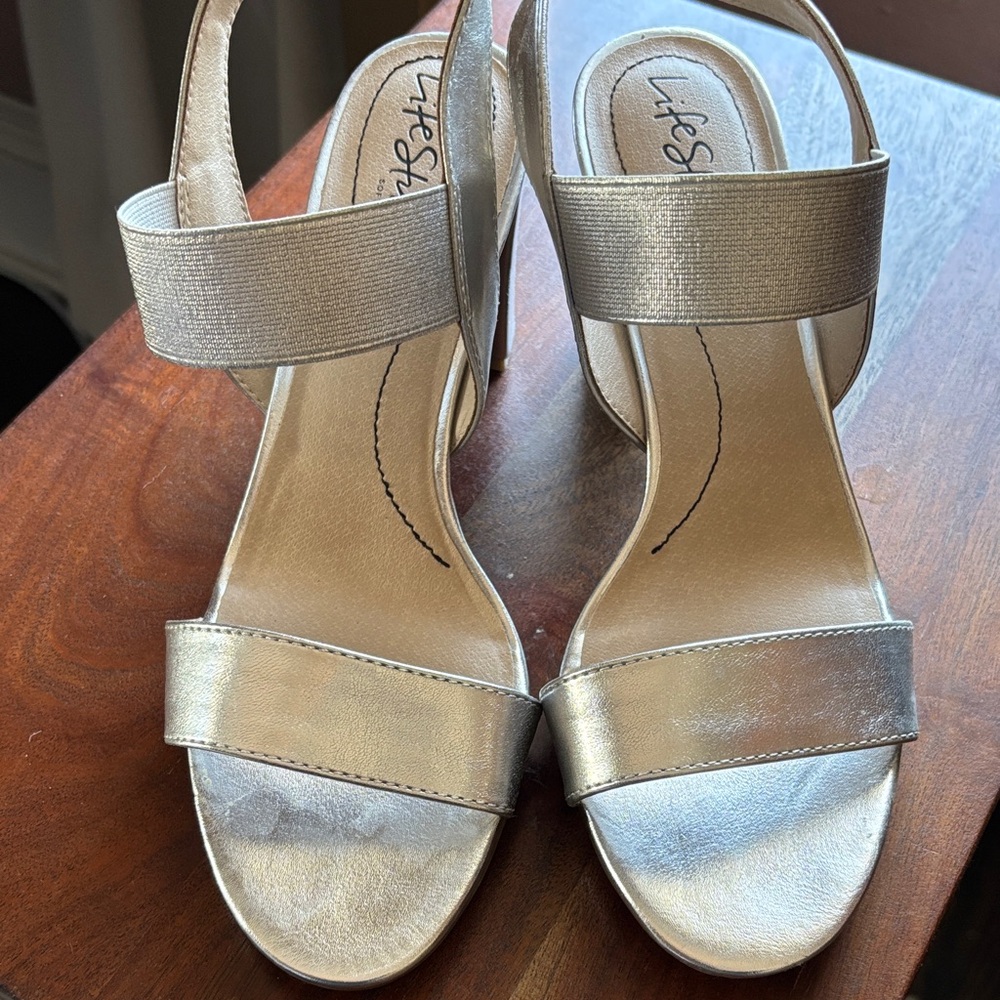 Life Stride Silver Metallic Slingback Heels